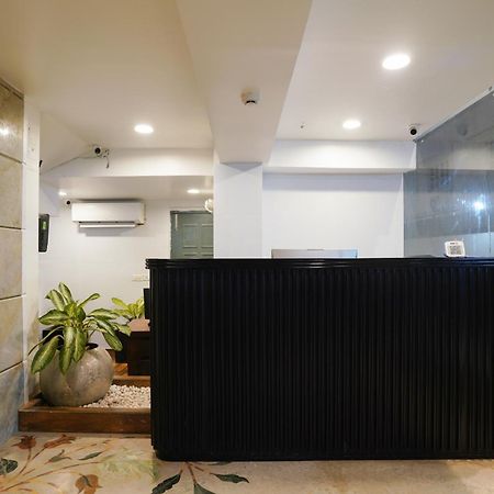 Uptown Hotel Наґпур Екстер'єр фото