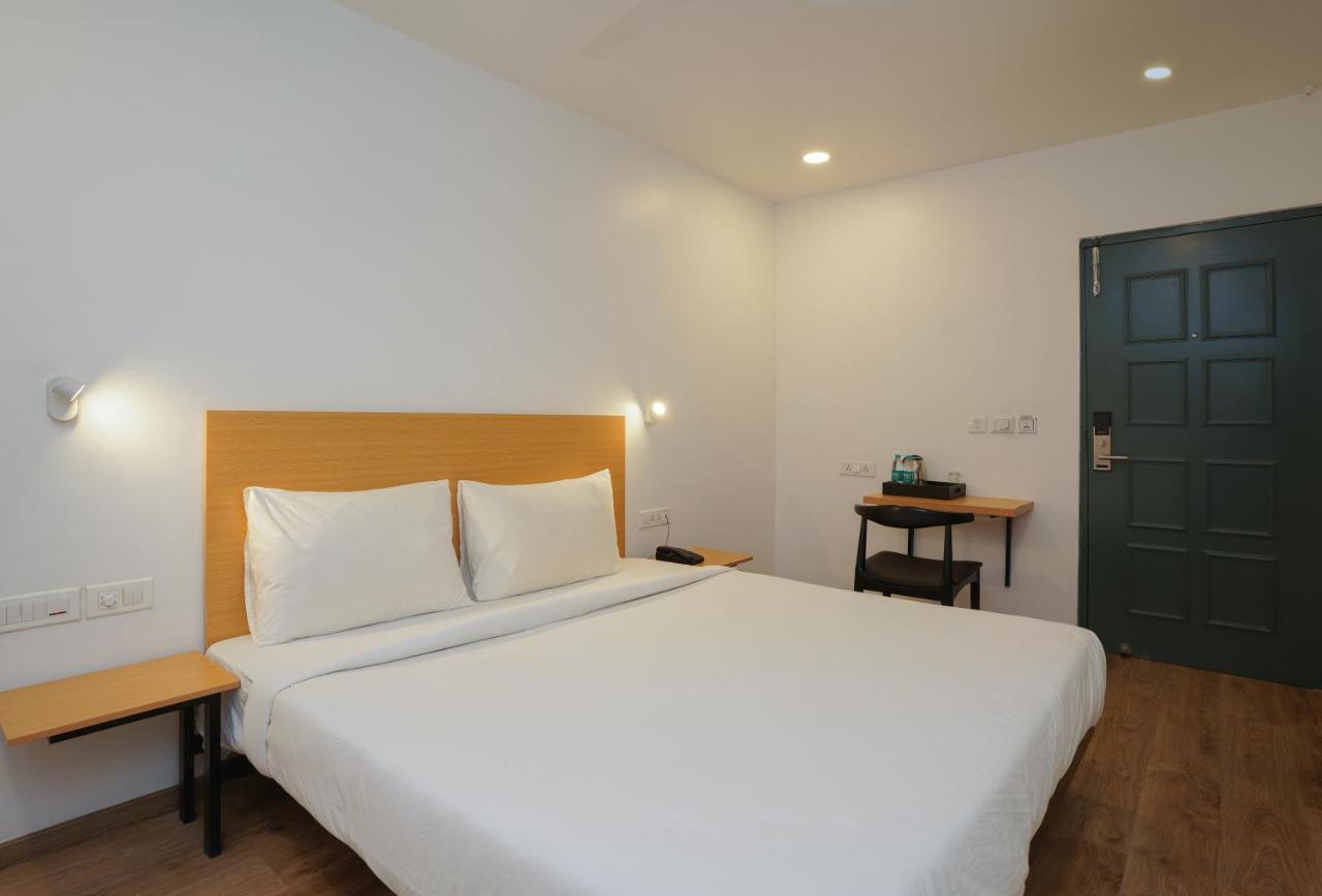 Uptown Hotel Наґпур Екстер'єр фото