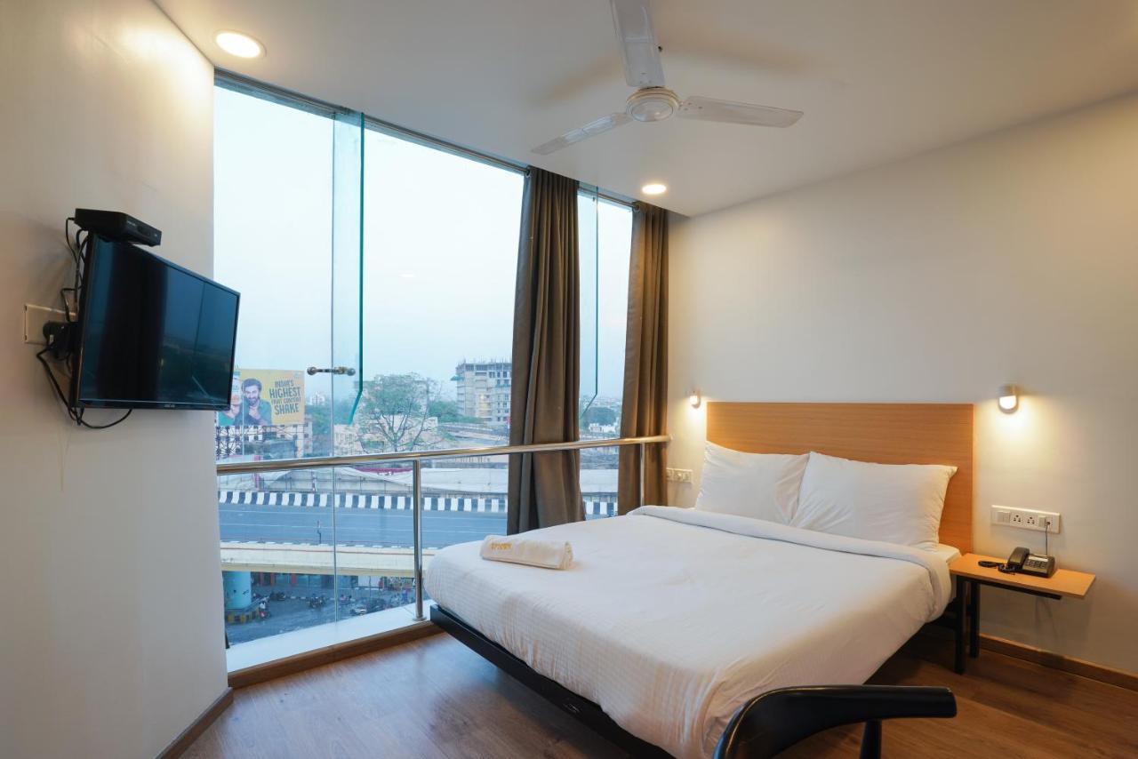Uptown Hotel Наґпур Екстер'єр фото